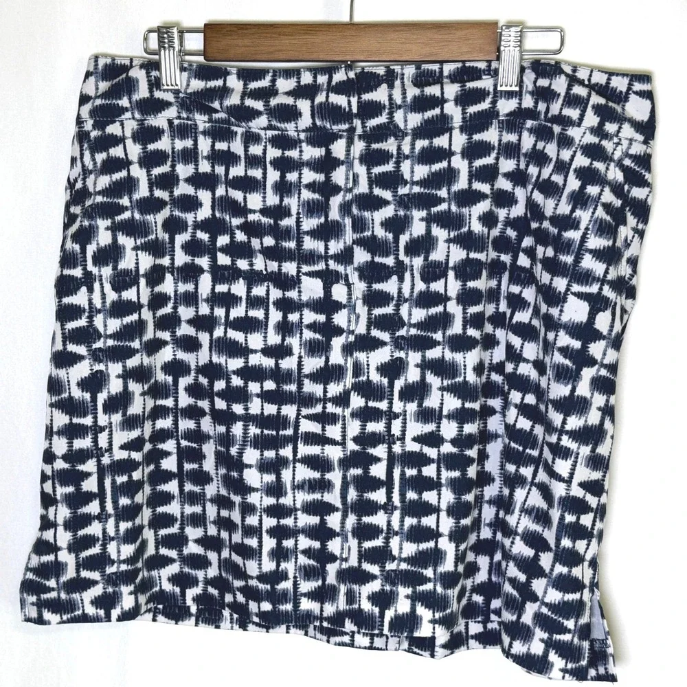 IZOD Golf Women Navy Blue White Geometric Print Skort Size 14 Athletic Skirt - Picture 2 of 7